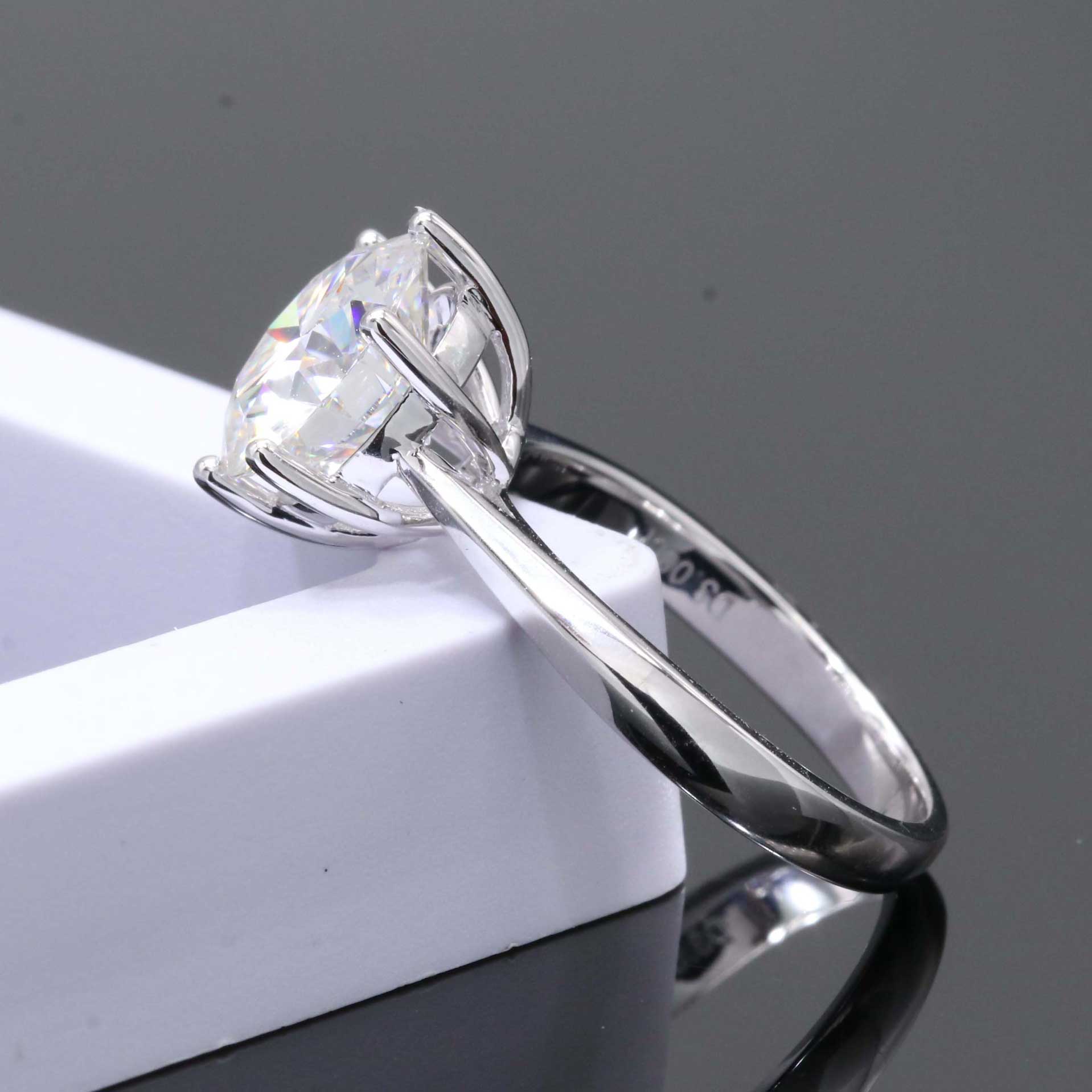 Classic Shining Moissanite Ring-5